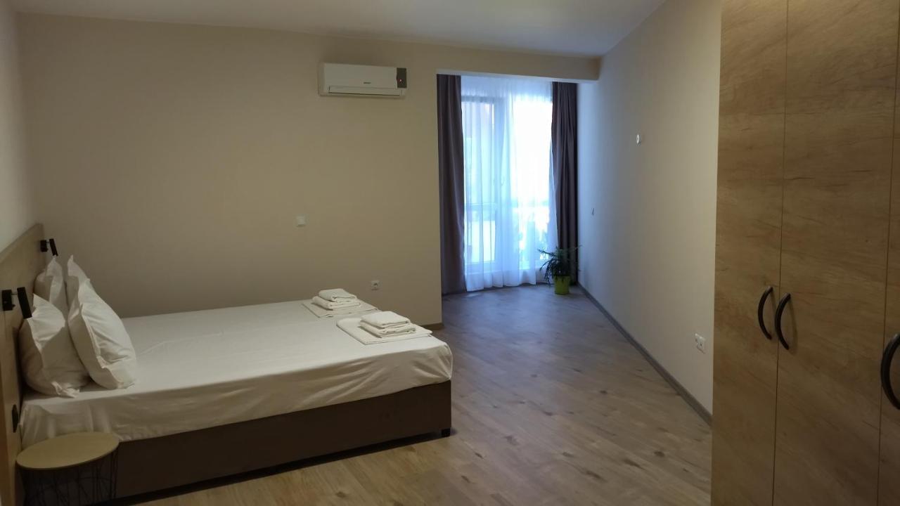 Aparthotel Happy Primorsko Esterno foto